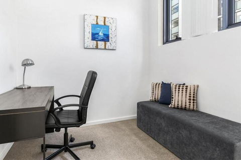 Astra Apartments Liverpool - Accommodation Adelaide 2
