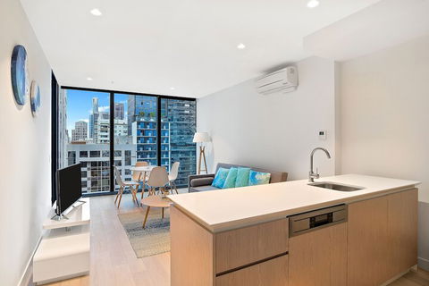 IFSuites (IFSTAYS) EQ Tower - Accommodation Adelaide 6