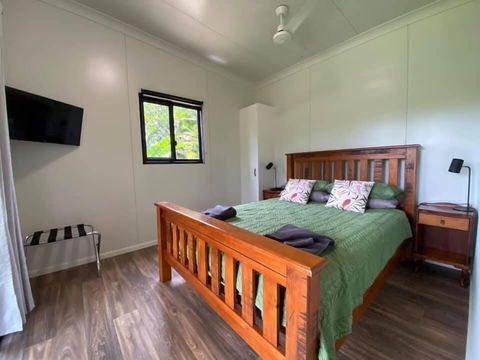 Mena Creek Flower House - Accommodation Adelaide 3