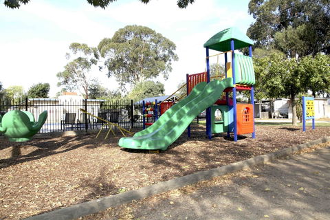 Nagambie Caravan Park & Motel - Accommodation Adelaide 2