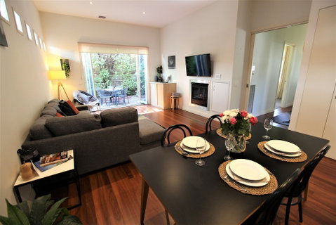Healesville House - Magnolia House - Accommodation Adelaide 3