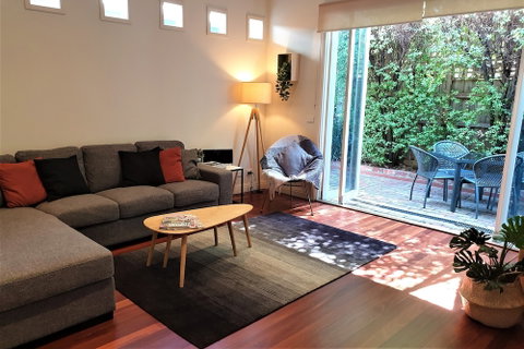 Healesville House - Magnolia House - Accommodation Adelaide 2