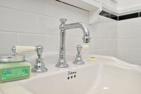 Margarets Hamptons Cottage - Accommodation Adelaide 3