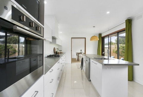 Fairhills - Beautifully Styled - Accommodation Adelaide 1