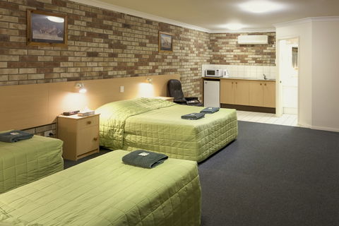 D'Aguilar Hotel Motel - Accommodation Adelaide 3