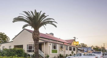 D'Aguilar Hotel Motel - Accommodation Adelaide 0