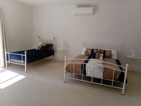 Hilltop Escape B&B - Accommodation Adelaide 4