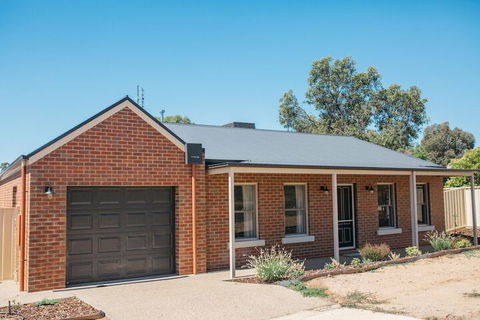 Bell's Cottage Collective - Accommodation Adelaide 4