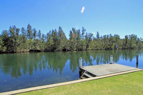 Ranu House Waterfront - Accommodation Adelaide 0