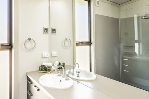 Ecocrackenback 13 'Sustainable Chalet Close To The Slopes.' - Accommodation Adelaide 4