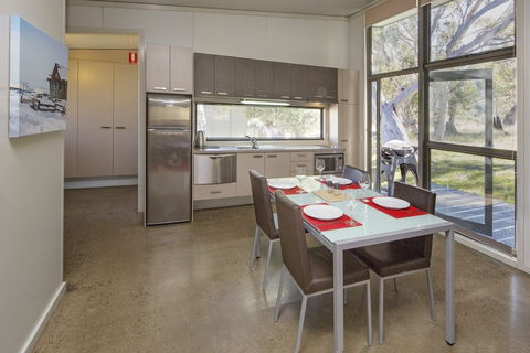Ecocrackenback 13 'Sustainable Chalet Close To The Slopes.' - Accommodation Adelaide 3
