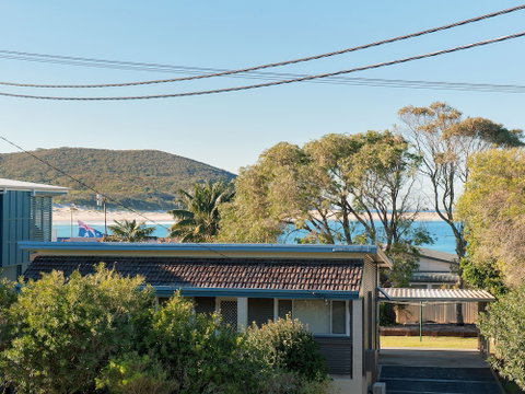 Footprints At Fingal Bay - Accommodation Adelaide 2