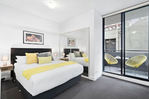LIZZI, Melbourne Studio Apartment - Accommodation Adelaide 0