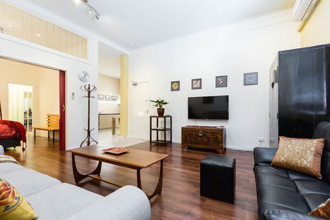 ARCHIE, 1BDR Melbourne Apartment - Accommodation Adelaide 2