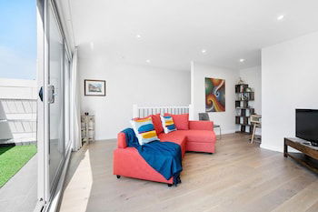 DINA, 2BDR Carlton Apartment - Accommodation Adelaide 0