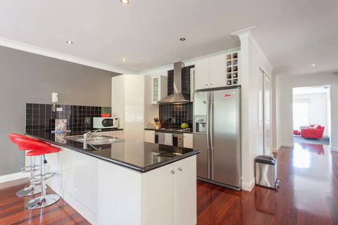 Lady Nelson - Accommodation Adelaide 3