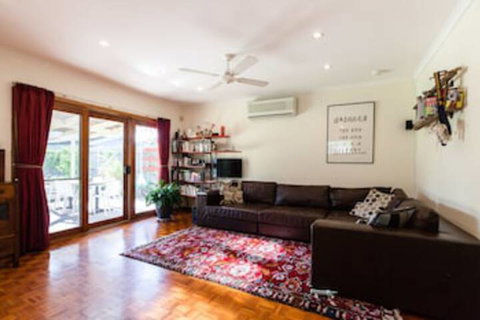 KELLY, 3BDR Northcote House - Accommodation Adelaide 0