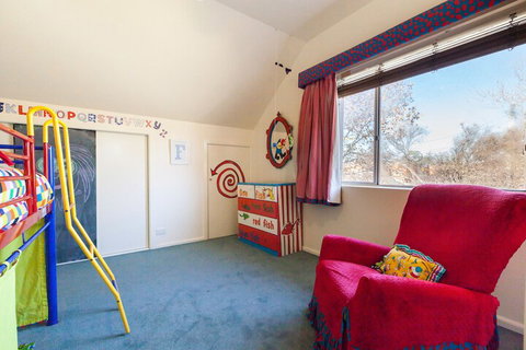 KELLY, 3BDR Northcote House - Accommodation Adelaide 4