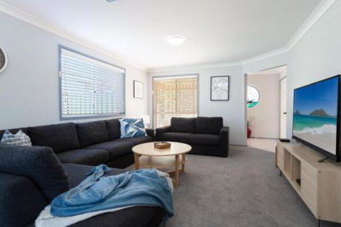 Rocky Pt Rd 83A Fingal Bay - Accommodation Adelaide 1