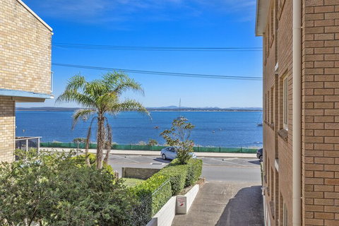 South Pacific Unit 6 Amazing Unit Opposite The Beach. - Accommodation Adelaide 1