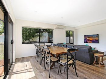 Alpine Knights Stylish Luxury - Accommodation Adelaide 2