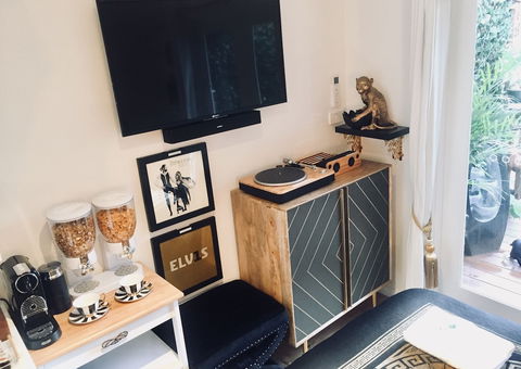 The Little Jungle Studio - Accommodation Adelaide 2
