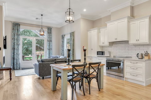 Grandview Accommodation - The Elm Tree Apartments - Accommodation Adelaide 4