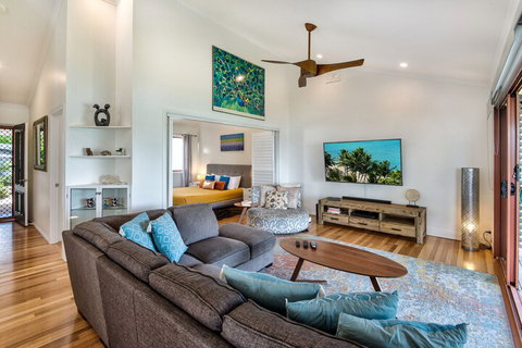 Heliconia 10 Newly Renovated House - Accommodation Adelaide 5