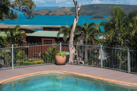 Heliconia 10 Newly Renovated House - Accommodation Adelaide 1