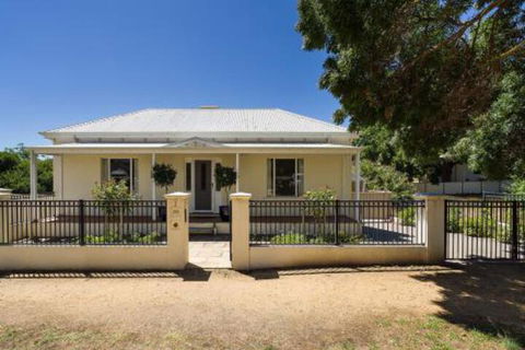 Berkeley Street Townhouse - Accommodation Adelaide 0