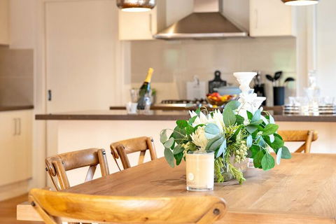 AUJOY 4 Bed Townhouse Glen Waverley - Accommodation Adelaide 4