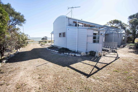Coorong Aurora - Accommodation Adelaide 0