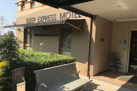 Arena Hotel - Accommodation Adelaide 2