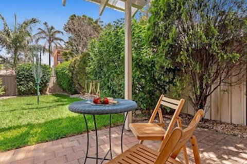 Life's A Beach At Shoal Bay - Accommodation Adelaide 0