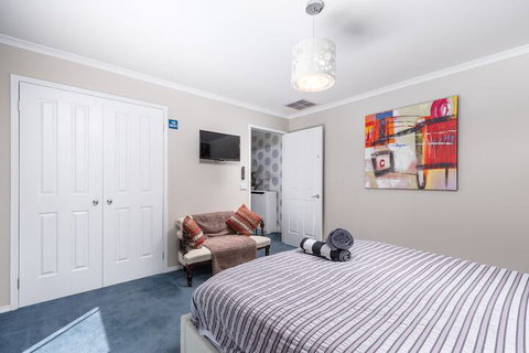 Essendon North B&B - Accommodation Adelaide 7