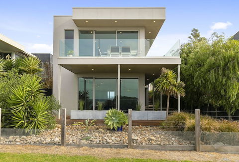 Grossard Point The Lighthouse Ventnor - Accommodation Adelaide 1