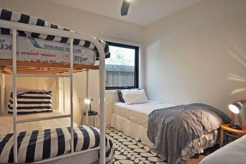 Armstrongs Close TO Beach - Accommodation Adelaide 5
