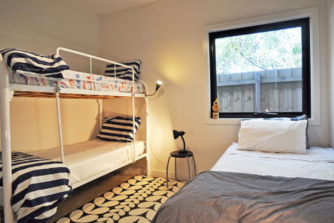 Armstrongs Close TO Beach - Accommodation Adelaide 4