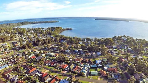 Paradise Bungalow Waterfront - Accommodation Adelaide 0