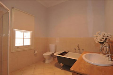 Charlie Bates Cottage - Accommodation Adelaide 6