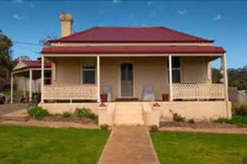 Charlie Bates Cottage - Accommodation Adelaide 0
