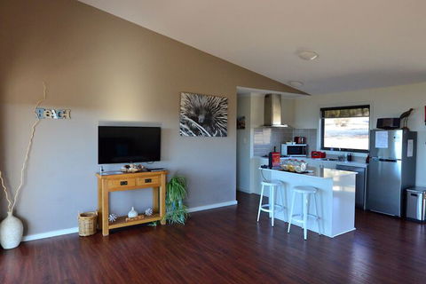 Sea Dragon Lodge & Villas - Accommodation Adelaide 6