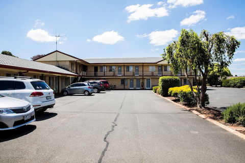 Lilac City Motor Inn & Steakhouse - Accommodation Adelaide 1
