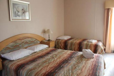 Golden Rivers Holiday Apartments - Accommodation Adelaide 6