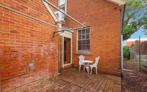 Eliza 1875 Red Brick Duplex Townhouse - Accommodation Adelaide 1