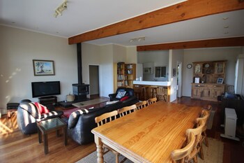 Fairways Close - Accommodation Adelaide 3