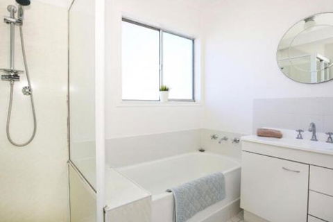 Lazy Days Beach House Jervis Bay â€“ Pet Friendly 4 Mins Walk To Beach - Accommodation Adelaide 3