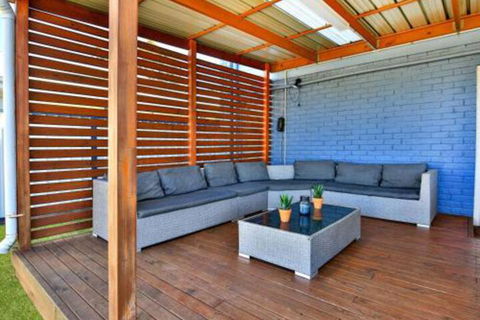 Lazy Days Beach House Jervis Bay â€“ Pet Friendly 4 Mins Walk To Beach - Accommodation Adelaide 7