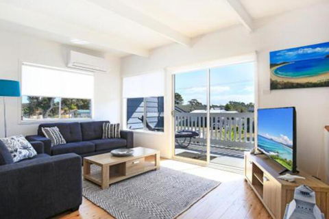 Lazy Days Beach House Jervis Bay â€“ Pet Friendly 4 Mins Walk To Beach - Accommodation Adelaide 0