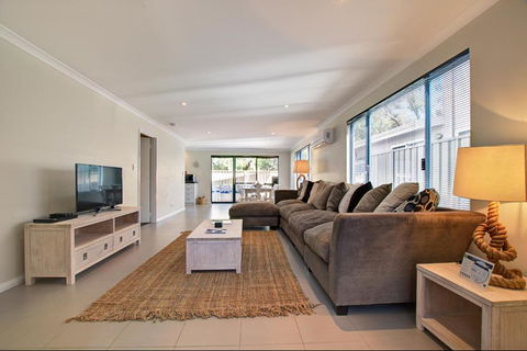 A Little Luxury In Town - Accommodation Adelaide 4